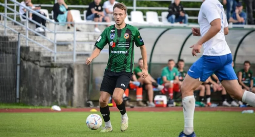 Star Starachowice z dwoma nominalnymi napastnikami. Tomasz Palonek odchodzi do Czarnych Połaniec