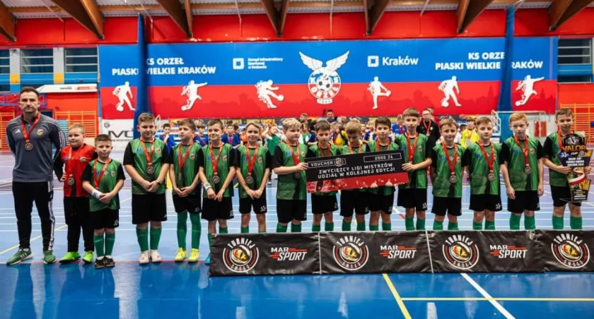 Akademia Piłkarska SKS Star Starachowice najlepsza w turniej Smoka. Zagrali koncertowo 