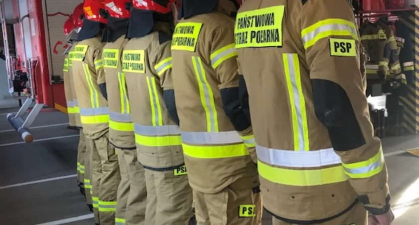 Pożar w Starachowicach. Właściciel pojazdu oszacował straty