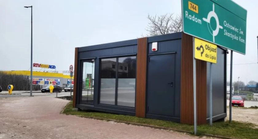 Na Granicznej pawilon był i nie ma... Pojawił się przy targowicy. Czy każdy zieleniec w Starachowicach można tak wykorzystać?