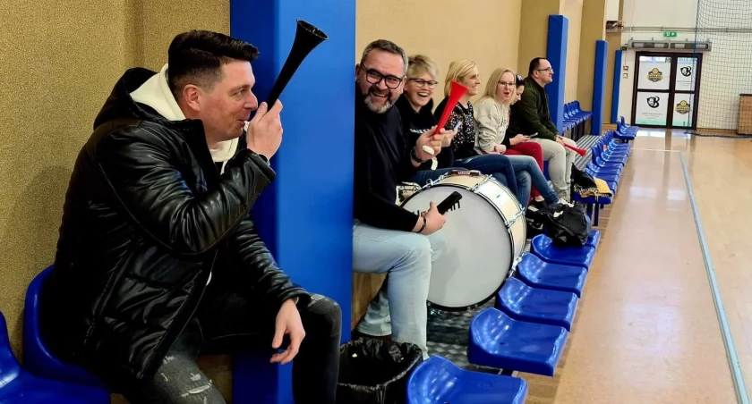 Porażka koszykarzy Basket Starachowice w Nowym Sączu. Na trybunach dopingowała ich grupa sympatyków