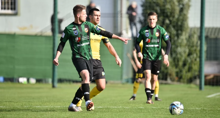 Porażka Staru Starachowice w Tarnobrzegu. Gol napastnika, który miał trafić do ekipy Tadeusza Krawca