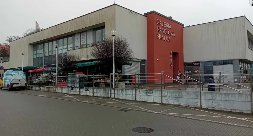 Czy najemcy boksów z Galerii Skałka będą zmuszeni oddać miejsca pracy?