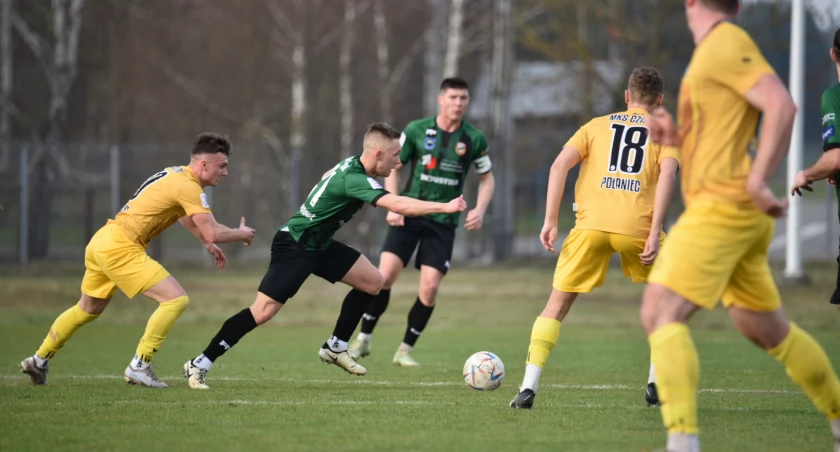 Druga wygrana Staru Starachowice w rundzie wiosennej. Adrian Szynka z debiutanckim trafieniem [ZDJĘCIA]