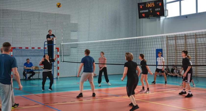 Pokoleniowa rywalizacja w SP nr 6 zwieńczona sukcesem