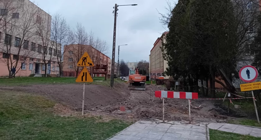 (Nie)rozwiązany problem miejsc postojowych przy ul. Żeromskiego