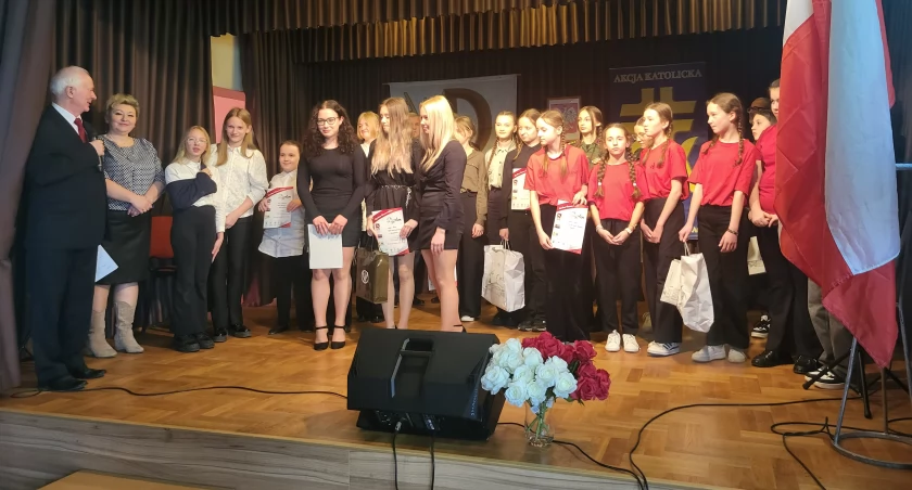 XXII Powiatowy Konkurs Pieśni i Poezji Patriotycznej Kocham moją Ojczyznę w Starachowicach