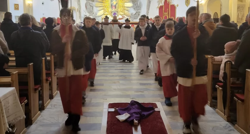 Droga Krzyżowa na osiedlu Południe w Starachowicach (filmy)