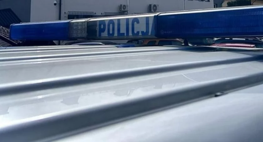 Wypadek w Warszówku w gminie Pawłów. Sprawca ukarany mandatem przez policjantów