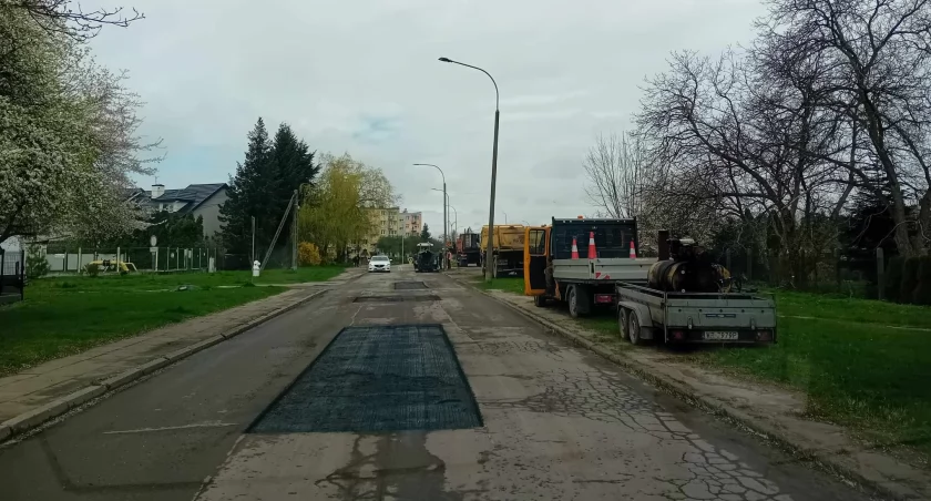 Pozimowe łatanie dróg w Starachowicach