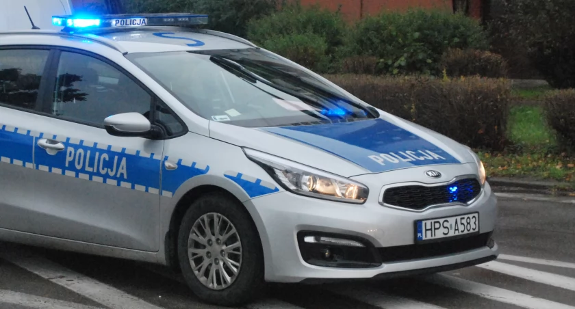 Awantura w bloku na osiedlu Majówka w Starachowicach. Uszkodzil drzwi