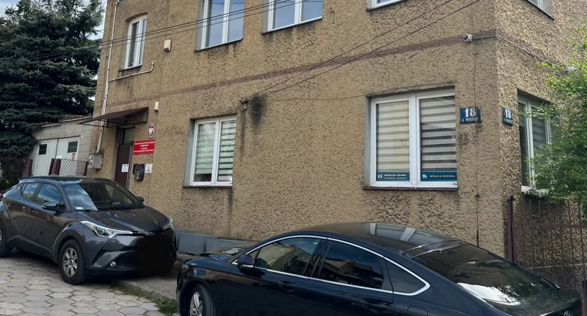 Bomba w szkole w Starachowicach? Policjanci sprawdzają kto jest autorem maila
