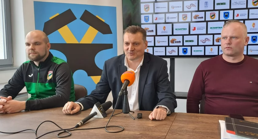 Przemysław Cecherz w miejsce Tadeusza Krawca. Nowy trener Staru Starachowice zaprezentowany [ZDJĘCIA]