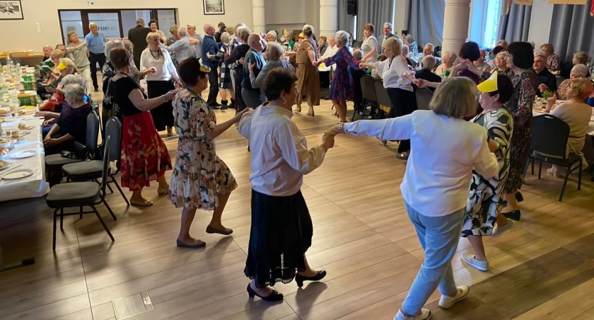 Tak się bawią seniorzy w Starachowicach, czyli... Starachowicka Biesiada Senioralna