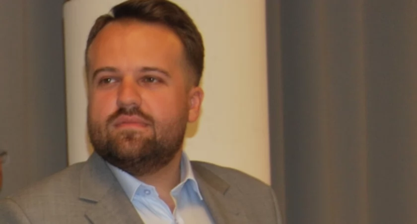 Jakie wynagrodzenie dla prezydenta Starachowic?