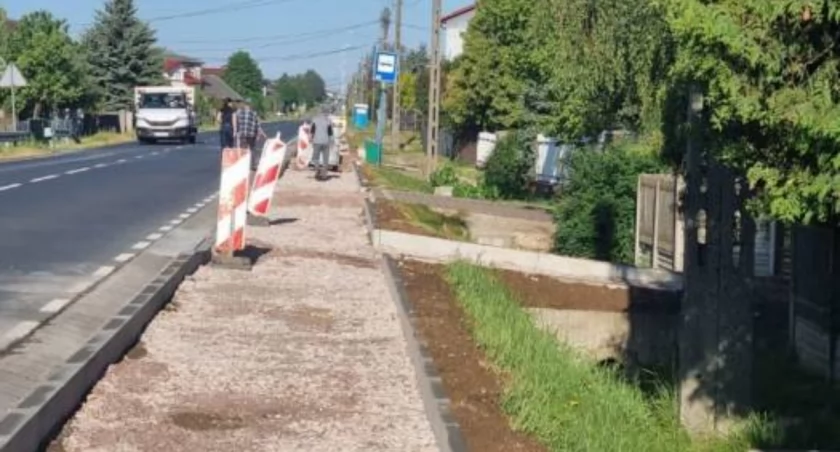 Gadka. Odwodnienie i chodnik dla mieszkańców