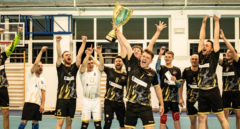 Pięciosetowy thriller w finale Pucharu Świętokrzyskiej Siatkówki Cup 2024. Emeryk SK Nowa Słupia miał swoich asów