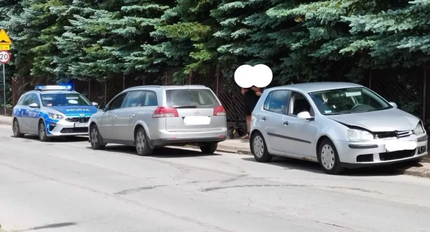 Zderzenie dwóch samochodów w Starachowicach. Na miejscu policjanci ze starachowickiej drogówki