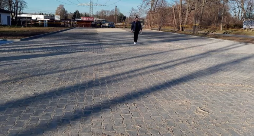 Prezydent Materek ustalił opłaty za parking na Piachach