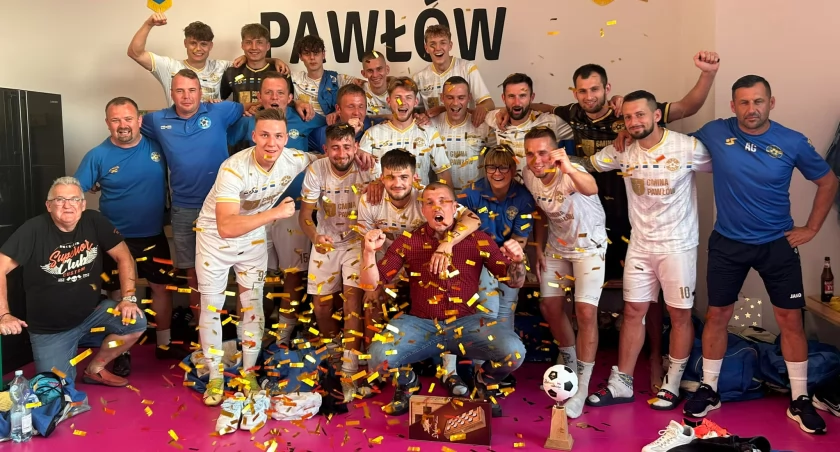 Okazałe zwycięstwo Arki Pawłów na koniec sezonu. Pożegnanie z klubem czterech zawodników