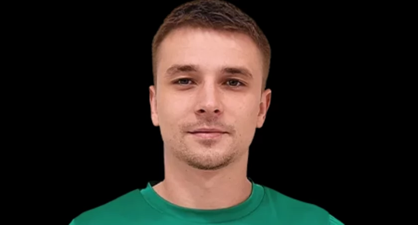 Krystian Adamiak w Starze Starachowice. Kacper Ambrozik przedłużył umowę
