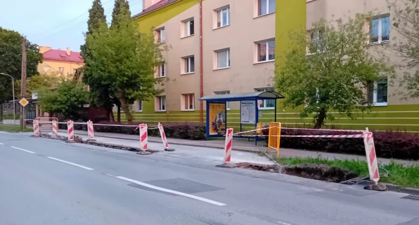 Przy ul. Majówka trwają prace na drodze, mieszkańcy proszeni o wyrozumiałość