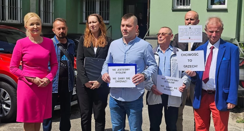 Mieszkańcy Starachowic przeciw płatnej dzierżawie parkingów