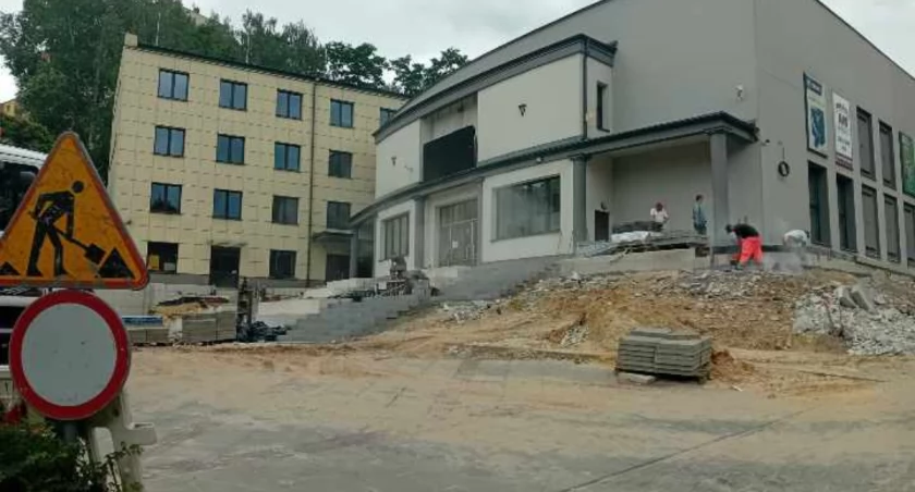 Bezkarne opóźnienia przy remoncie Parku Kultury w Starachowicach?