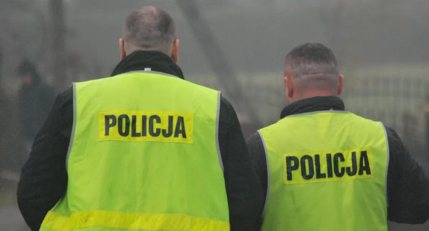 Atak siekierą w środku nocy? Policyjna interwencja w Trębowcu