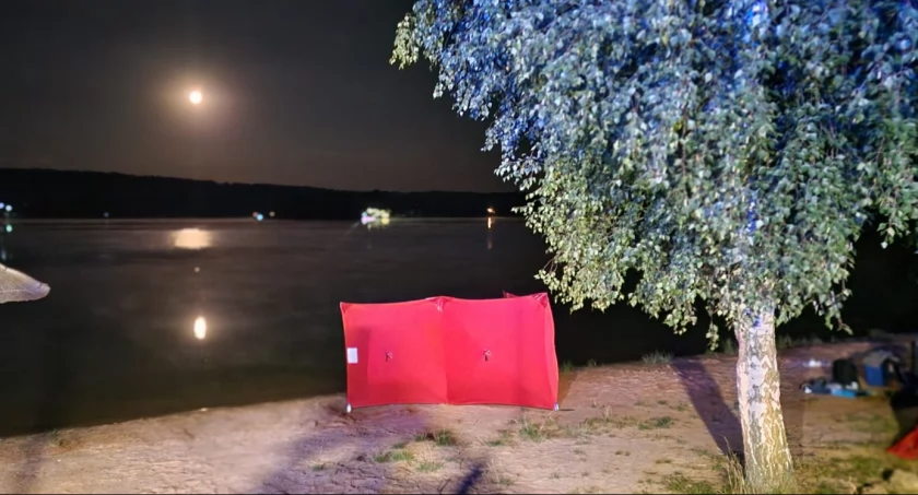 Nocna tragedia na zalewie w Brodach. Nie żyje 31-letni mężczyzna [ZDJĘCIA]