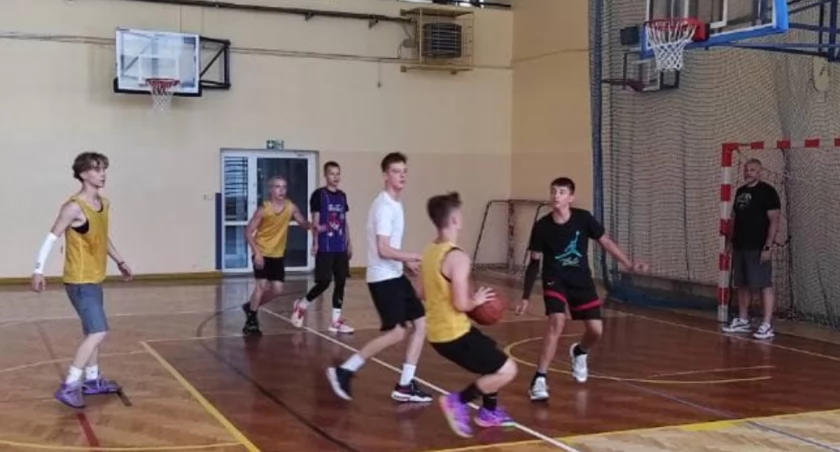 Wakacyjne Grand Prix Starachowic w koszykówce 3x3 rozpoczęte. Coco Jumbo otwiera klasyfikację