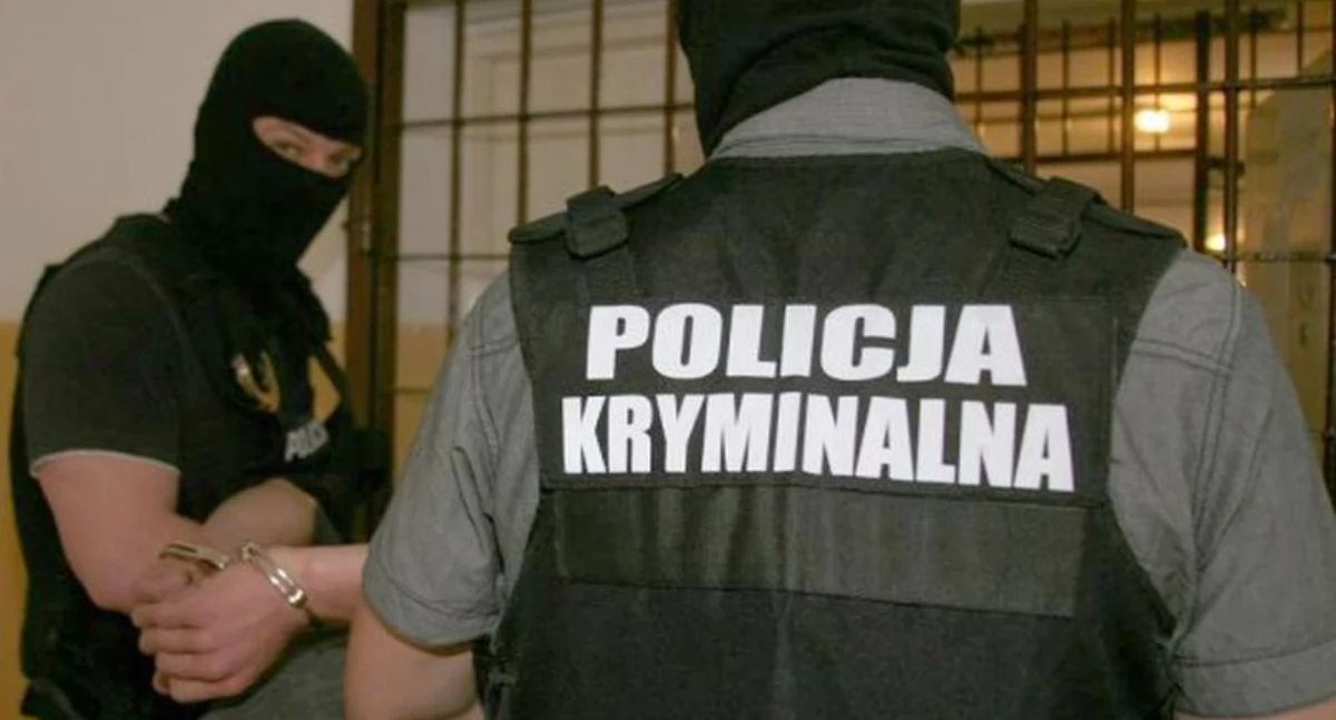 Krwawa noc w Starachowicach. Mężczyzna zadał dwa ciosy nożem swojej żonie
