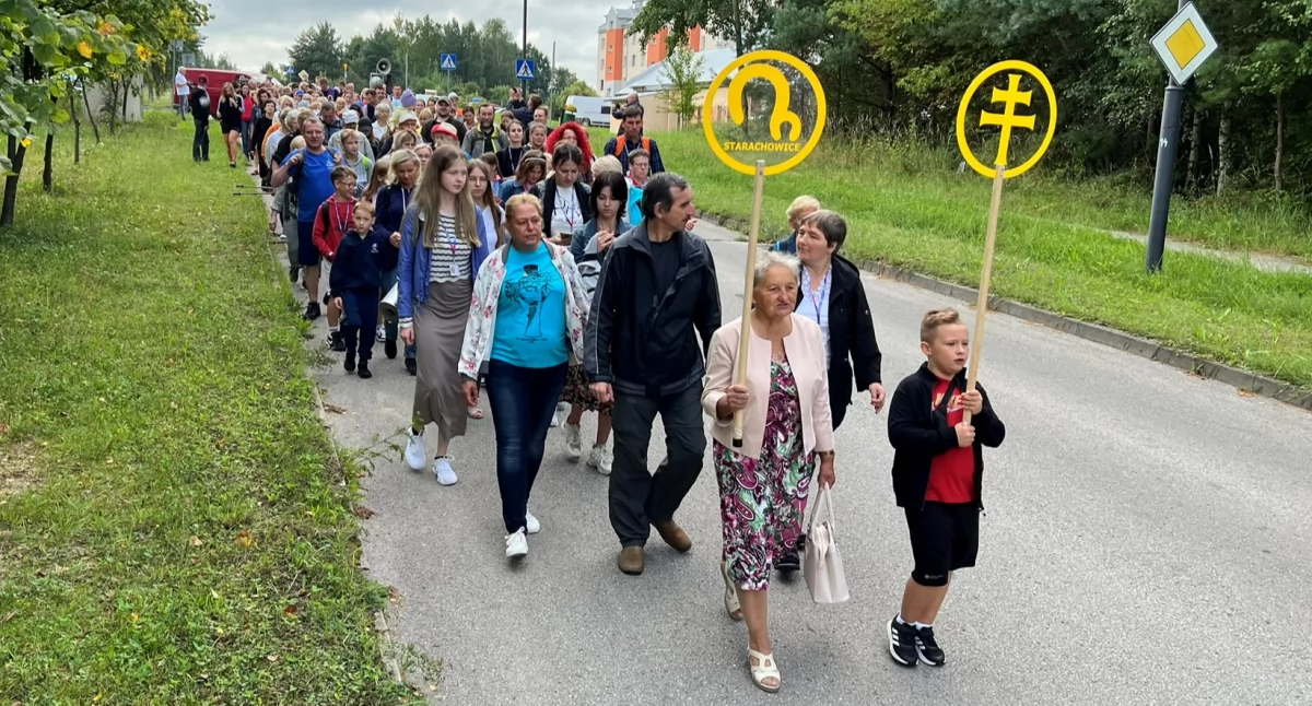 Pielgrzymi ze Starachowic już w drodze na Jasną Górę (galeria zdjęć)