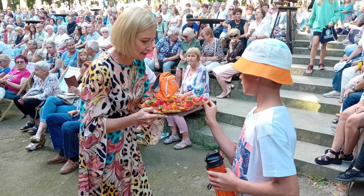 Park Miejski w Starachowicach zatopił się we włoskich klimatach