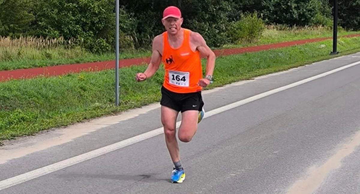 Najwyższy stopień podium dla reprezentanta LKB Rudnik. Piotr Jaśtal triumfatorem jubileuszowego biegu im. Stanisława Staszica