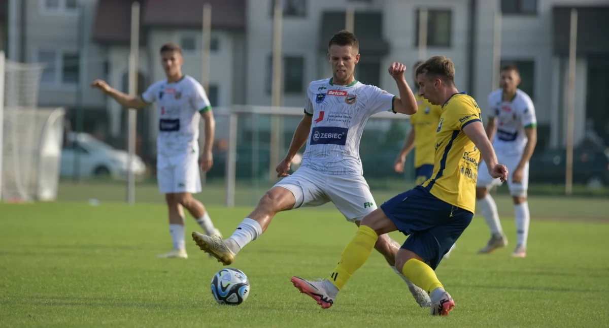 Star Starachowice przegrywa po raz pierwszy w sezonie. Czerwień Piotra Stefańskiego