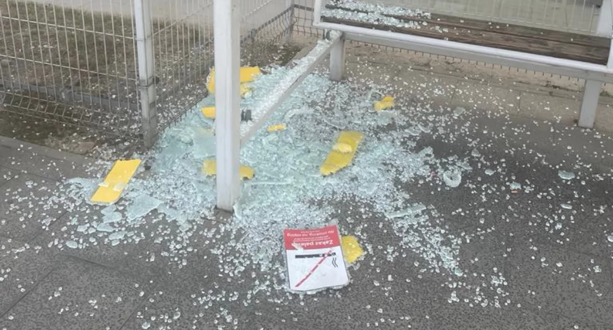 Wandal na Dworcu Zachodnim w Starachowicach. Nie spodobał mu się zakaz?