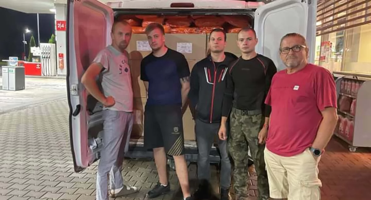 Wolontariusze ze Starachowic pojechali z pomocą dla powodzian
