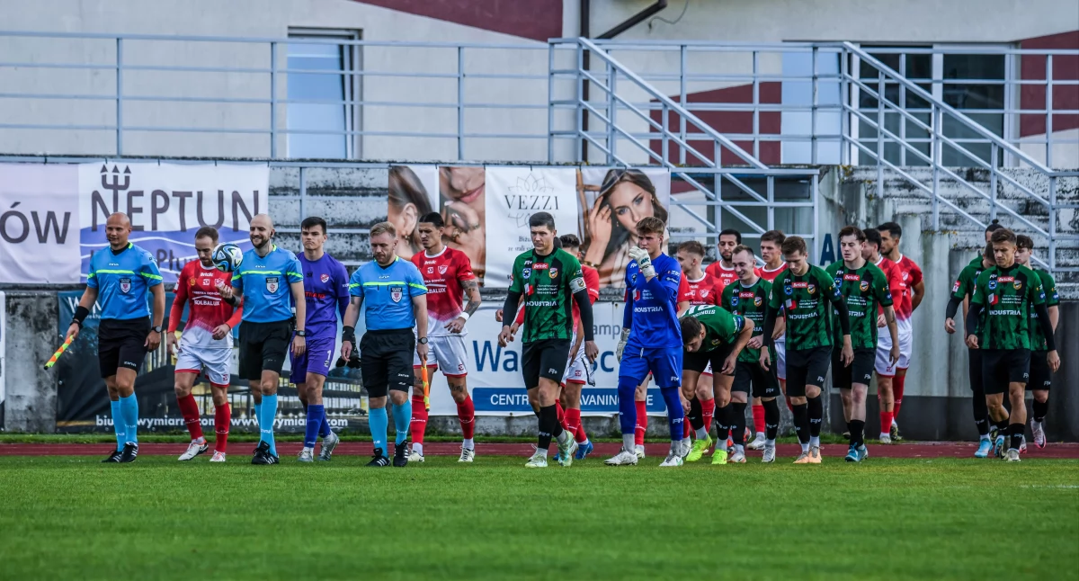 Star Starachowice pokonany przez KS Wiązownica. Galeria zdjęć z meczu!