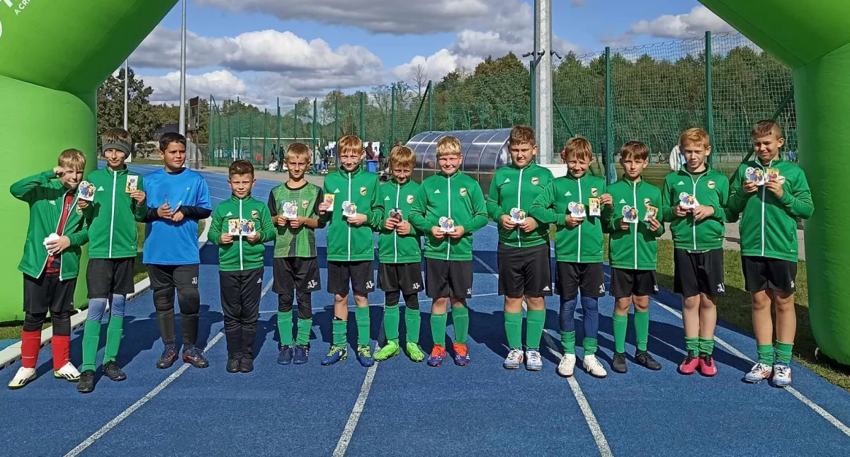 Akademia Piłkarska SKS Star Starachowice w turnieju Trzuskawica Cup. W środku stawki