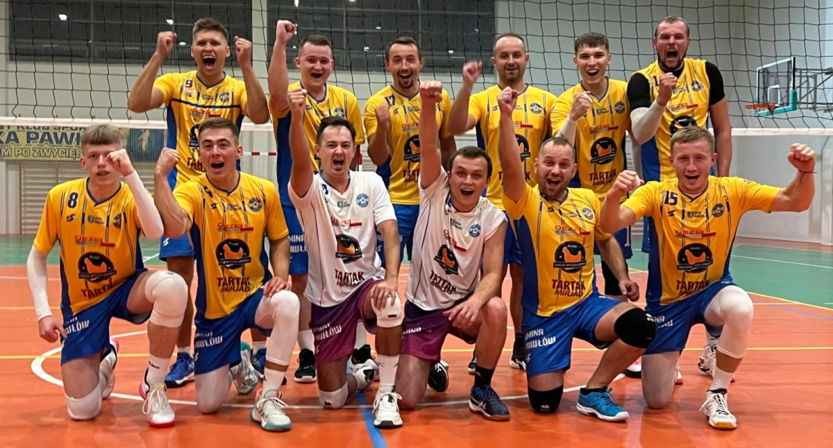 Siatkarze Arki Pawłów z trzecią wygraną w sezonie. Janusz Linek MVP meczu