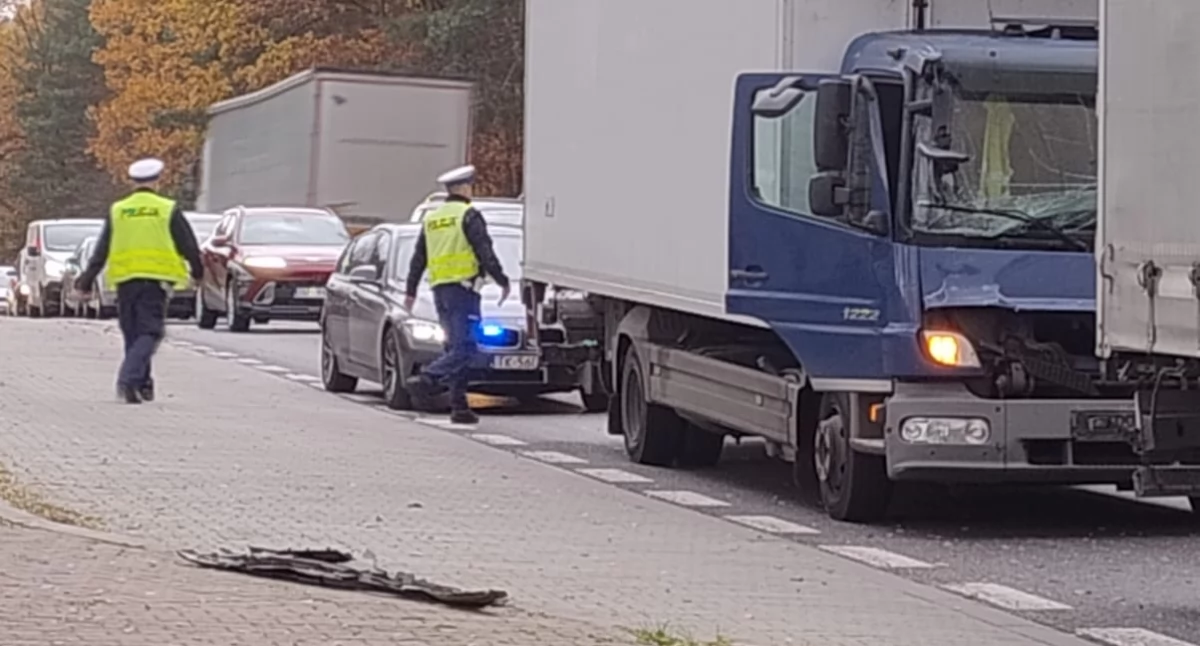 Zderzenie dwóch samochodów w Starachowicach. Korek na ul. Ostrowieckiej
