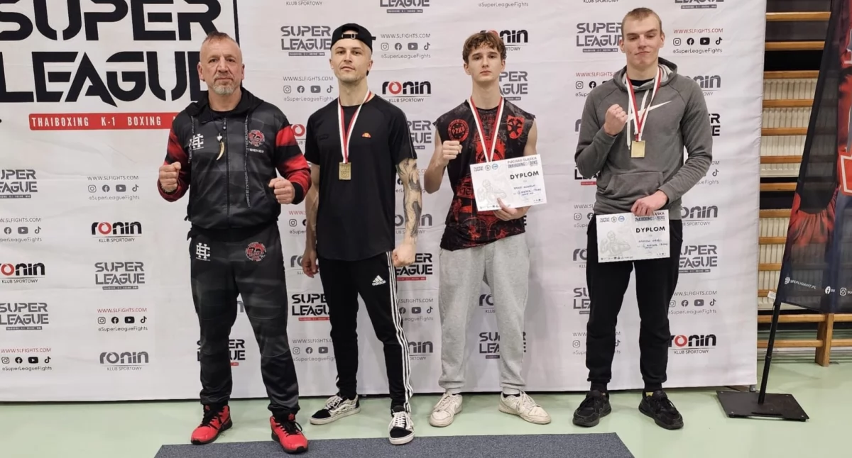 Trzy medale reprezentantów Dragona Starachowice w Pucharze Śląska w thaiboxingu i K-1. Teraz czas na ligę