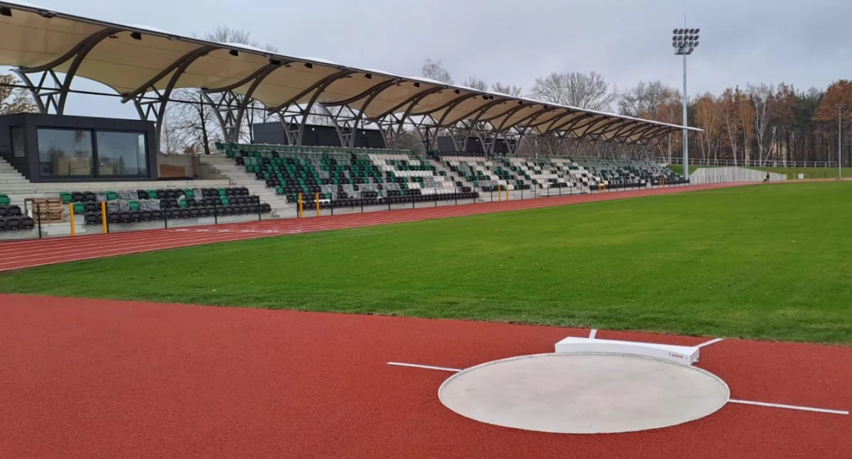 Mecz z Widzewem Łódź i lekkoatletyczne zawody na otwarcie stadionu w Starachowicach?