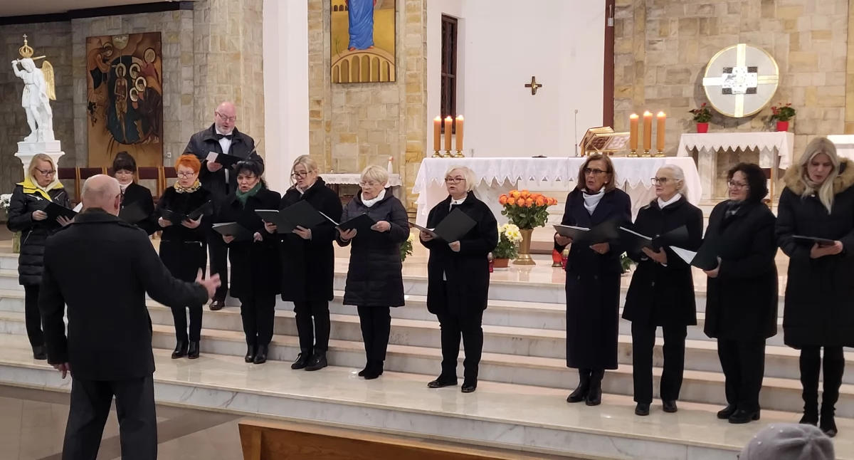 Muzyka i modlitwa. Chór i recytacja z okazji święta Akcji Katolickiej w Starachowicach 