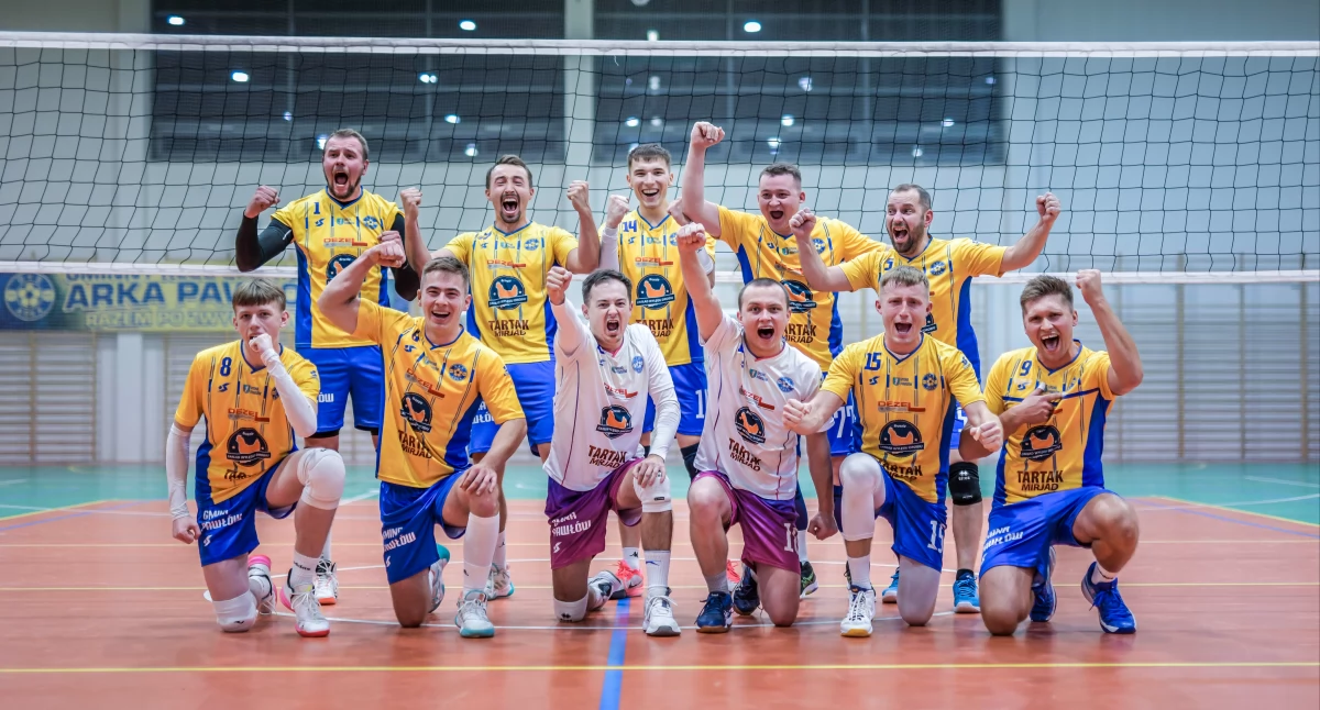 Historyczny mecz w hali w Pawłowie. Arka Pawłów pokonała GKS Volley w gminnych derbach