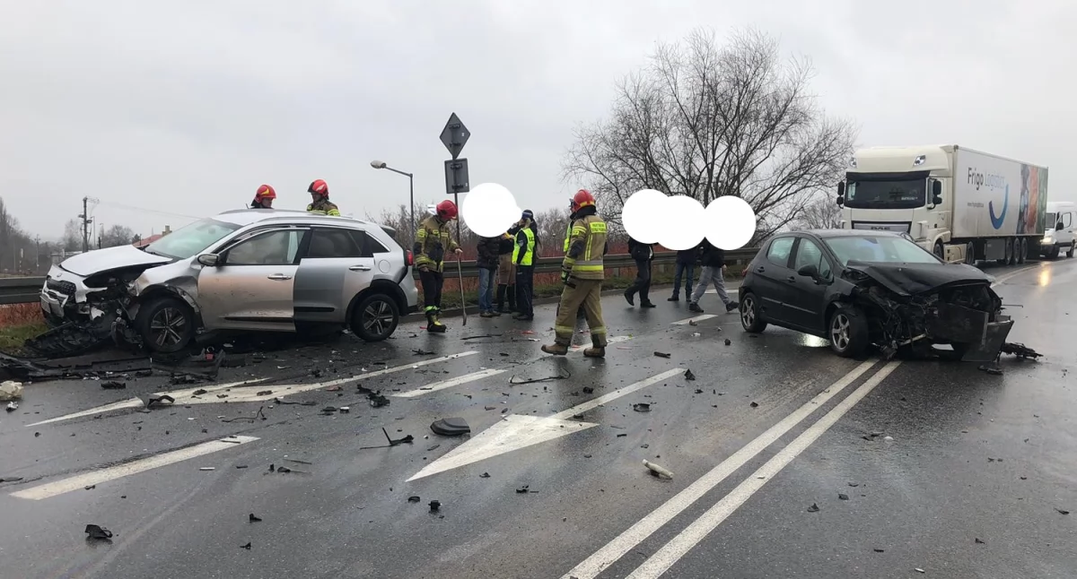 Wypadek na starachowickim wiadukcie. Droga zablokowana