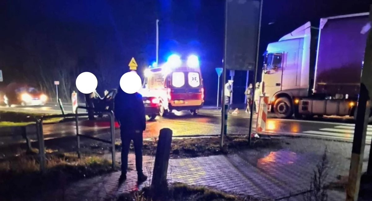 Wypadek w Wielkiej Wsi. Pieszy potrącony przez samochód