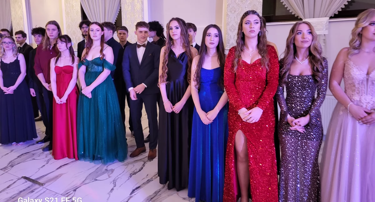 Studniówka w III Liceum Ogólnokształcącym w Starachowicach 