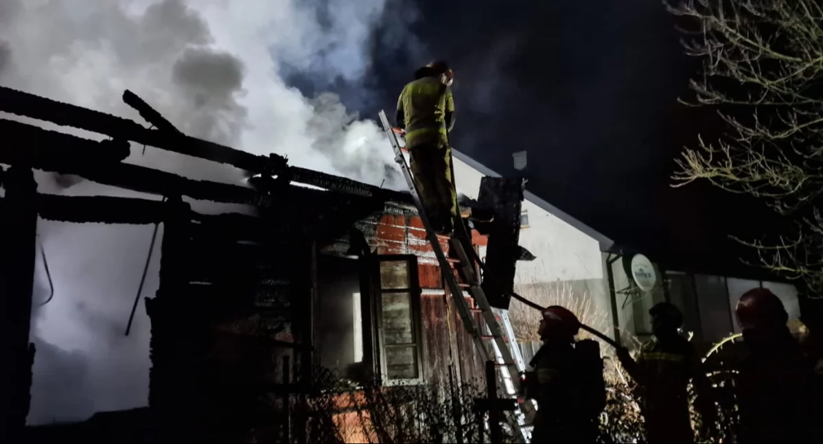 Tragiczny pożar w Adamowie. W spalonym domu strażacy znaleźli ludzkie zwłoki